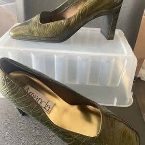 Women’s dress shoes